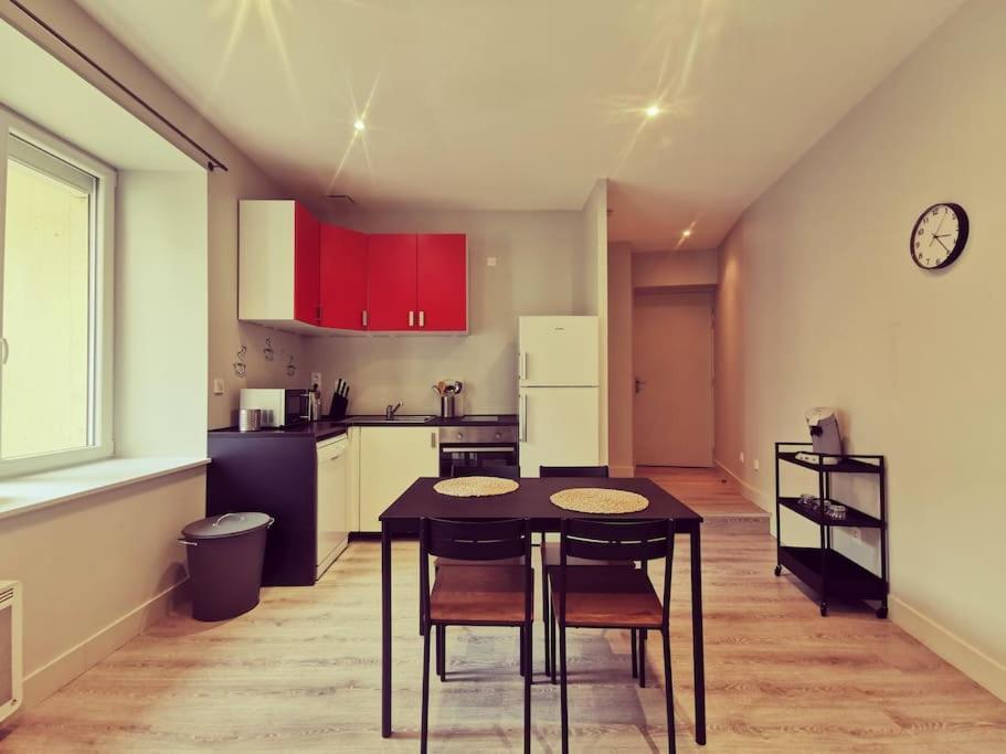 Vienne: Appartement Au Coeur Du Centre Historique 비엔 외부 사진