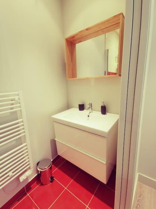 Vienne: Appartement Au Coeur Du Centre Historique 비엔 외부 사진